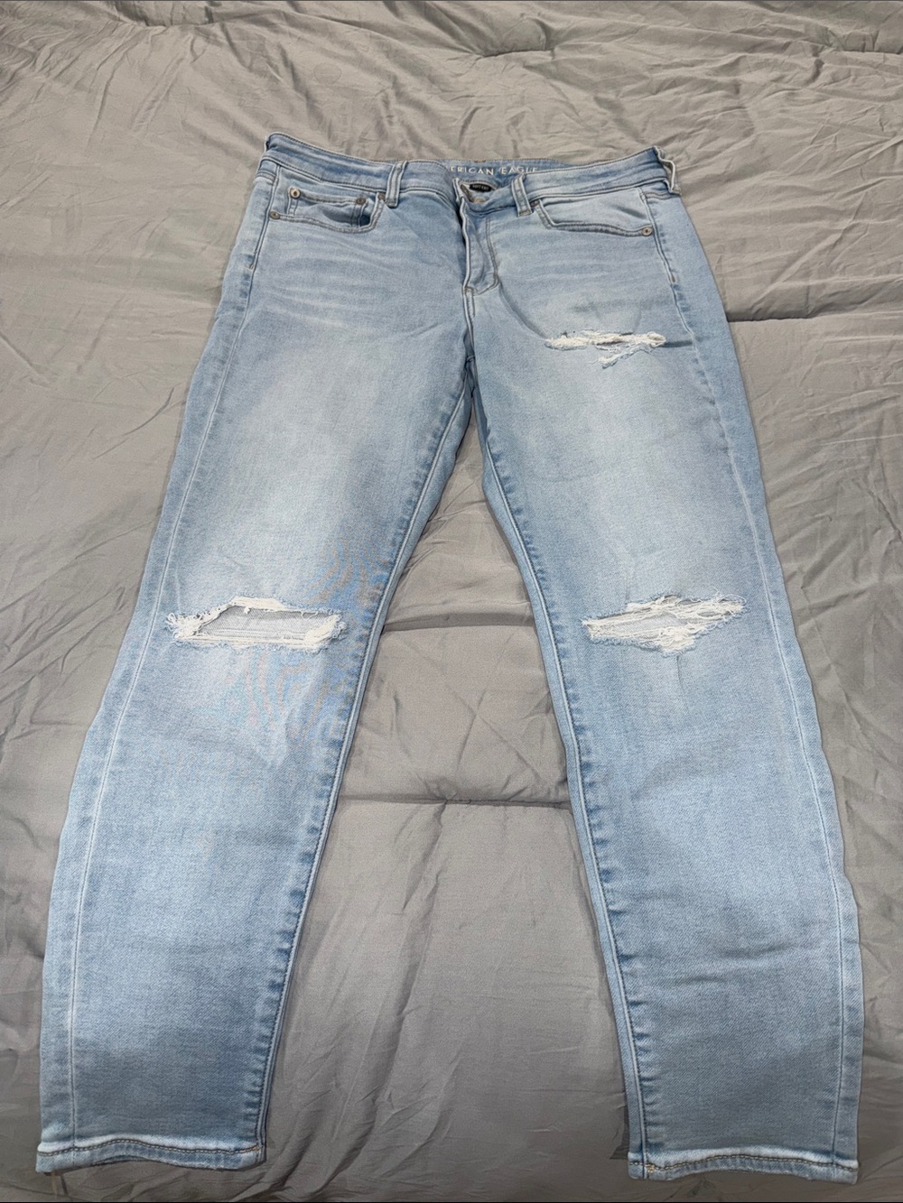 American Eagle Light Blue Skinny Jeans with Zip Fly high rise
